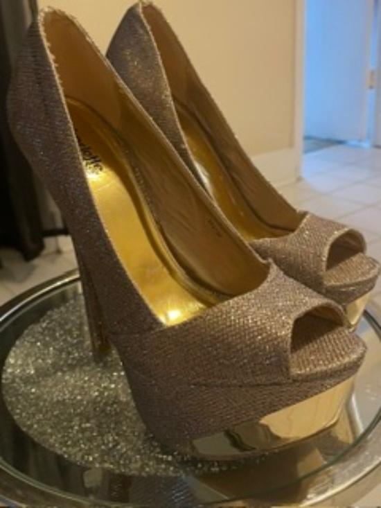 Charlotte Russe Shoes - NWOT Gold Toe Glitter Sling Back Platform Stilettos (7.5/8)